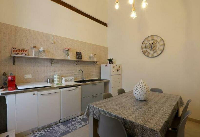 Пансион Pietraviva House