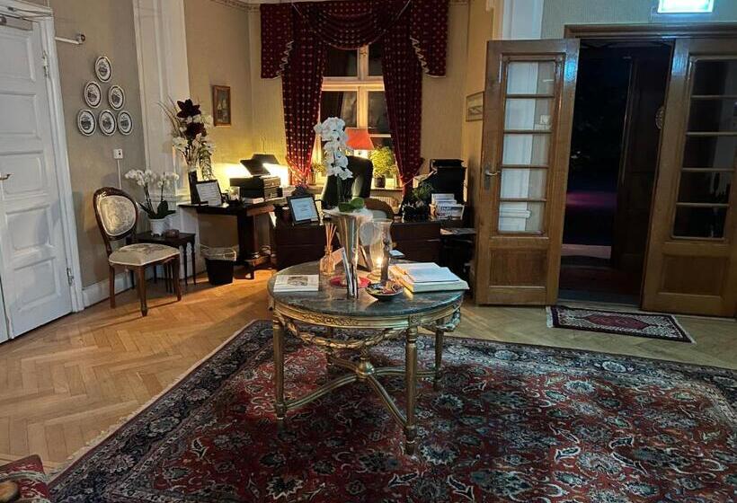 مبيت وإفطار Herrgårds Hotell Gyllene Hästen