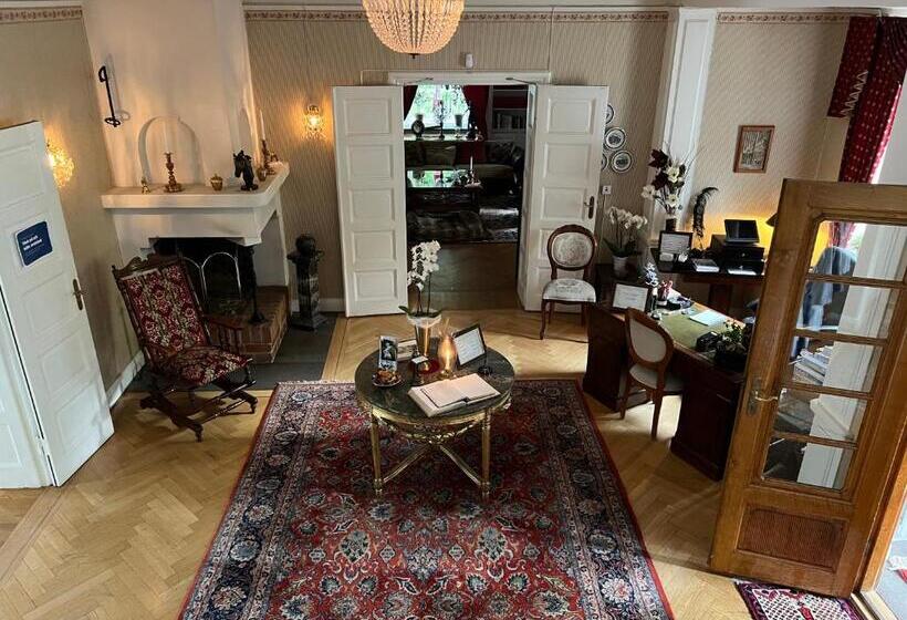 مبيت وإفطار Herrgårds Hotell Gyllene Hästen