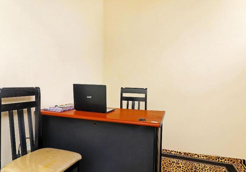 هتل Oyo 91129 D Ta Kost Syariah