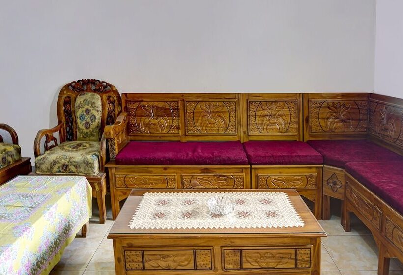 ホテル Oyo Homes 91132 Desa Wisata Kalipucang