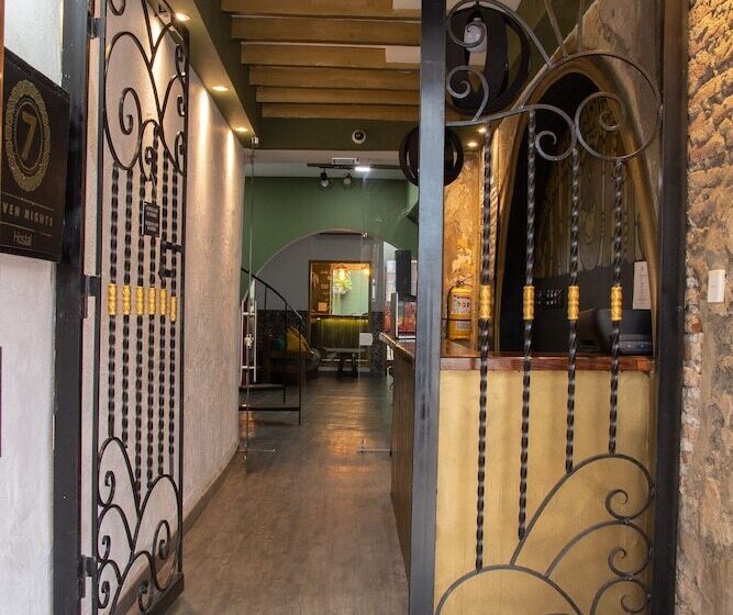 ペンション Hostal Seven Nights Cartagena