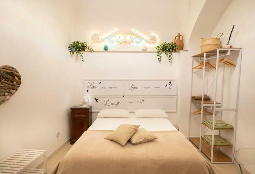 膳宿费 Le Stanze Di Maria Ingresso Autonomo Maria S Rooms Indipendent Entrance