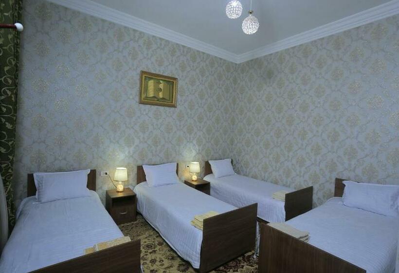 膳宿费 Royal Lux Guest House