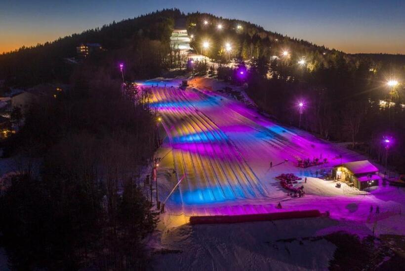 Snowshoe Ski In & Ski Out At Silvercreek Resort   Family Friendly, Jacuzzi, Hot Tub, Mountain Views