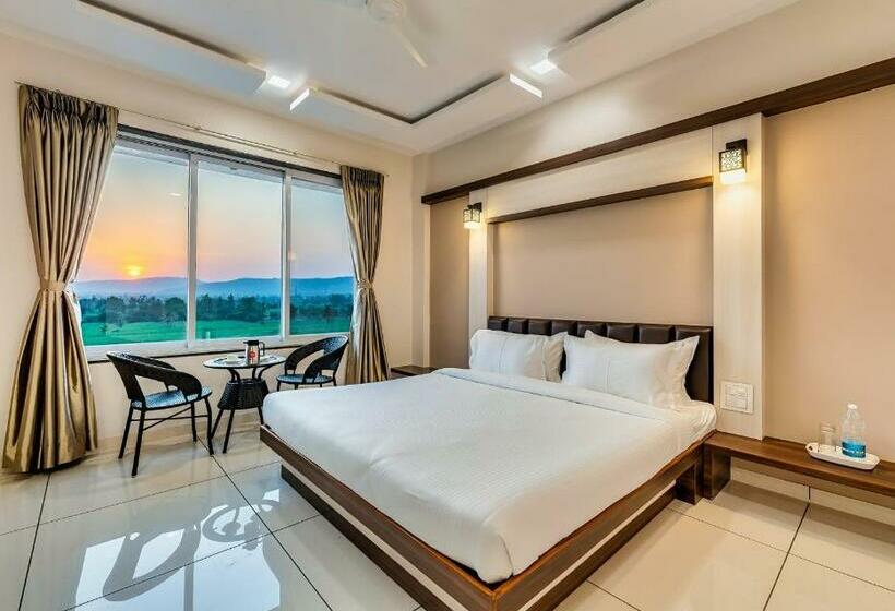 Отель Grand Indu, 3 Star Kolhapur