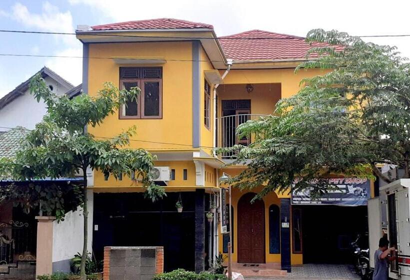 هتل Oyo 91051 Penginapan Pondok Ratu 354