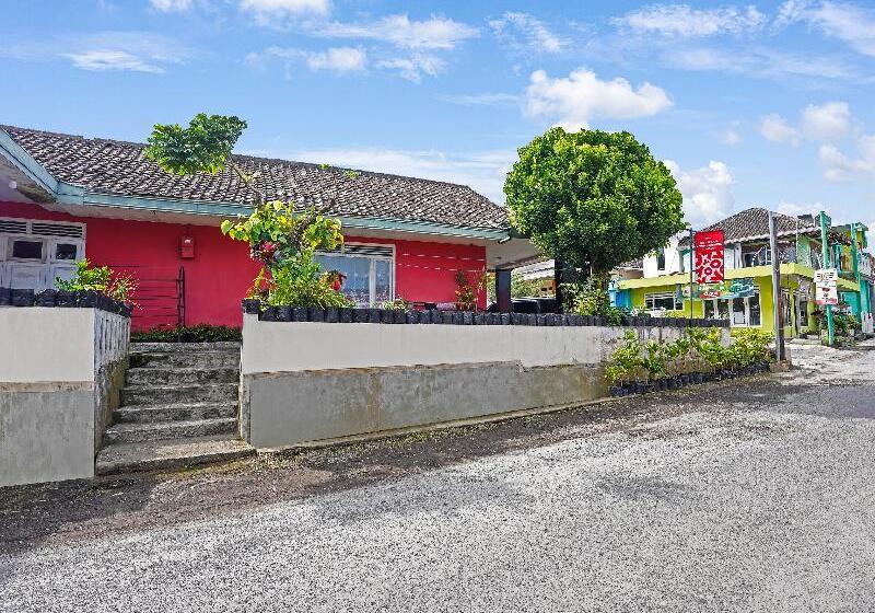 هتل Oyo Homes 91103 Desa Wisata Lembah Gunung Tumpeng