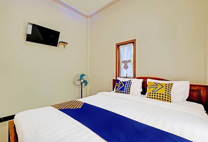 ホテル Spot On 91095 Desa Wisata Conto