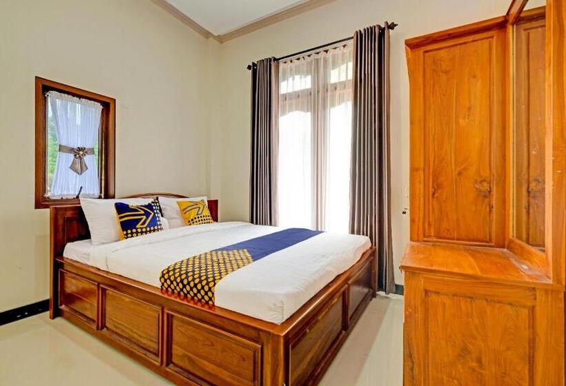 ホテル Spot On 91095 Desa Wisata Conto