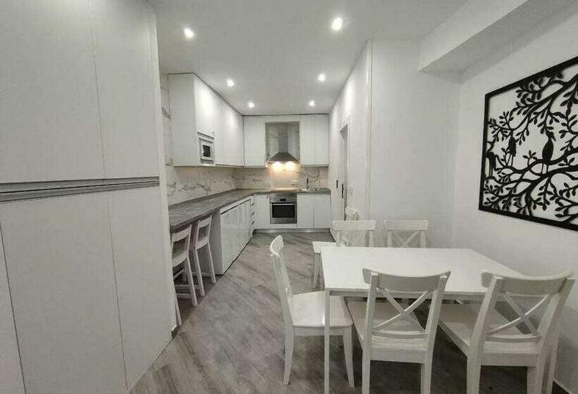 Bed and Breakfast Encantadora Habitación Hojiblanca
