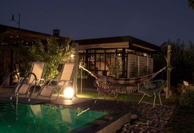 تختخواب و صبحانه Refugio Padma