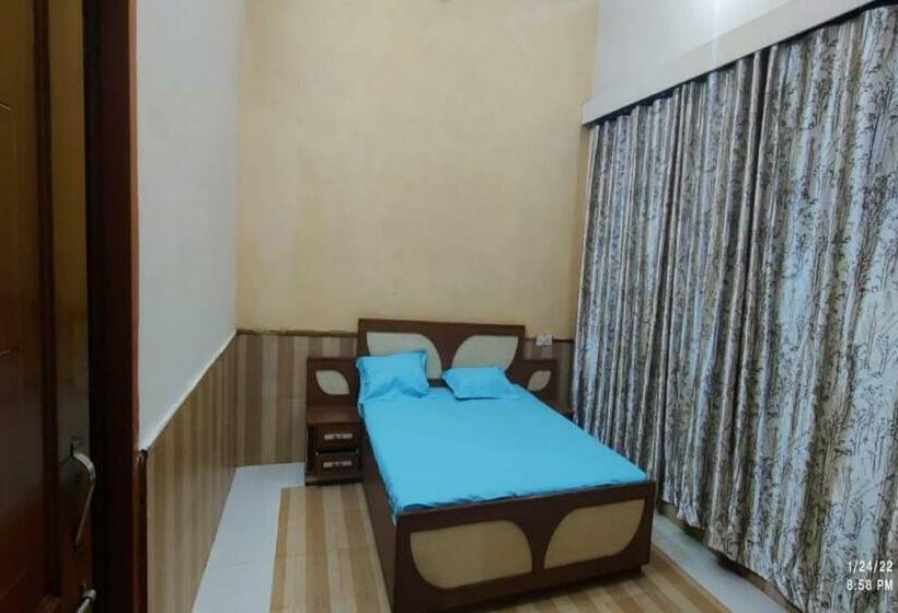 Отель Oyo 86117 Saini Resort And