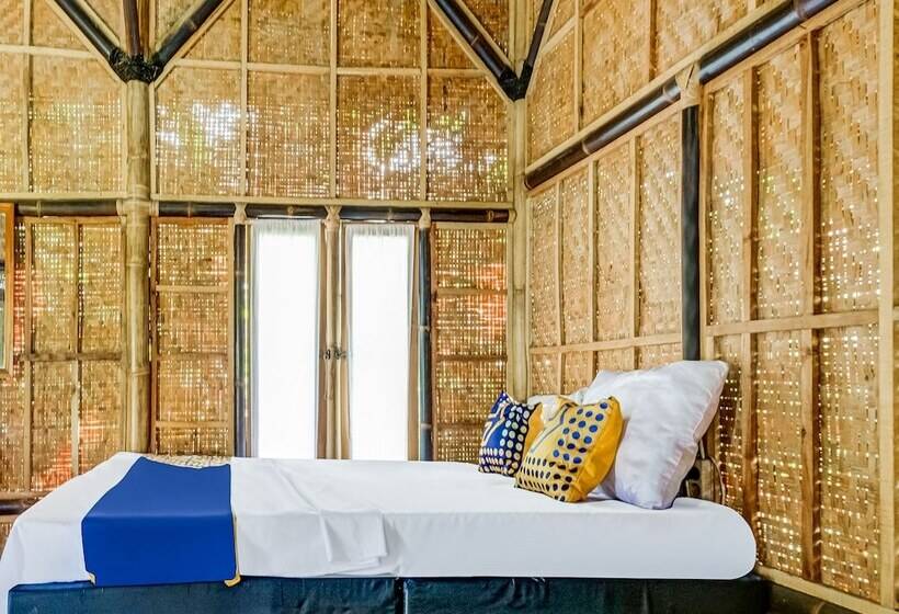 هتل Spot On 91067 Desa Wisata Santanamekar