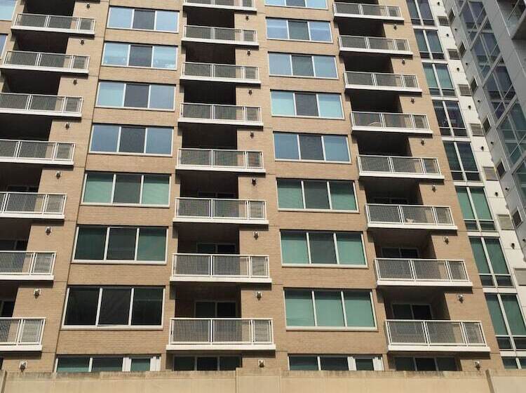 בית מלון כפרי Concord By Executive Apartments