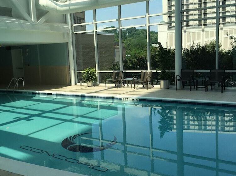 בית מלון כפרי Concord By Executive Apartments