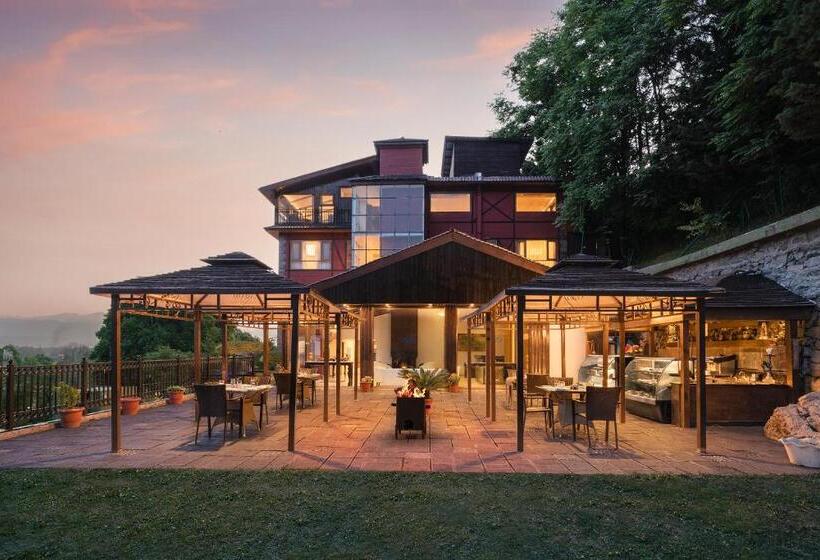 בית מלון כפרי Golden Tulip Srinagar