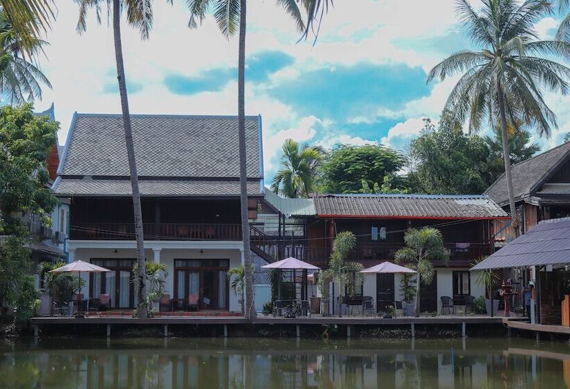 هتل Villa Oasis Luang Prabang