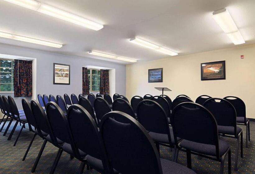 Microtel Inn & Suites By Wyndham Estevan