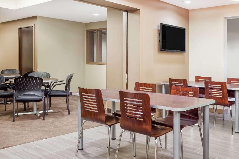 Microtel Inn & Suites By Wyndham Estevan