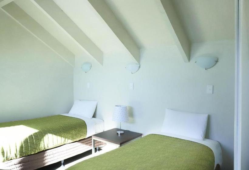 مُتل Airport Manor Inn