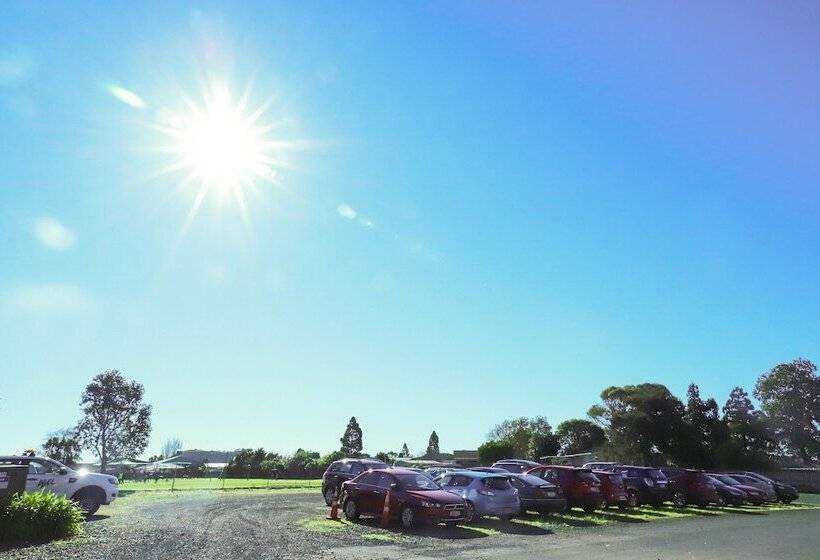 مُتل Airport Manor Inn