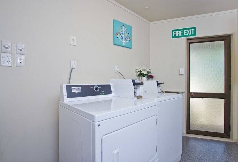 مُتل Airport Manor Inn