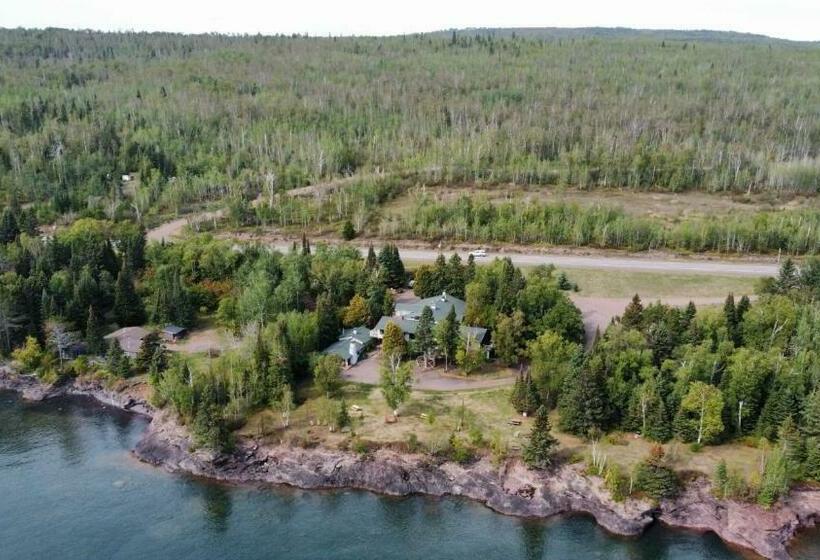 호스텔 Thomsonite Inn On Lake Superior