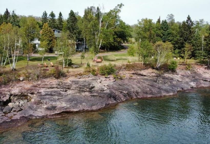 호스텔 Thomsonite Inn On Lake Superior