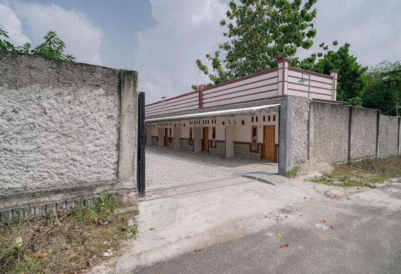 בית מלון כפרי Reddoorz @ Seputih Jaya Lampung