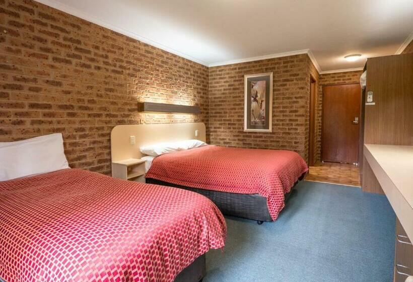 Отель Eildon Parkview Motor Inn Room 2