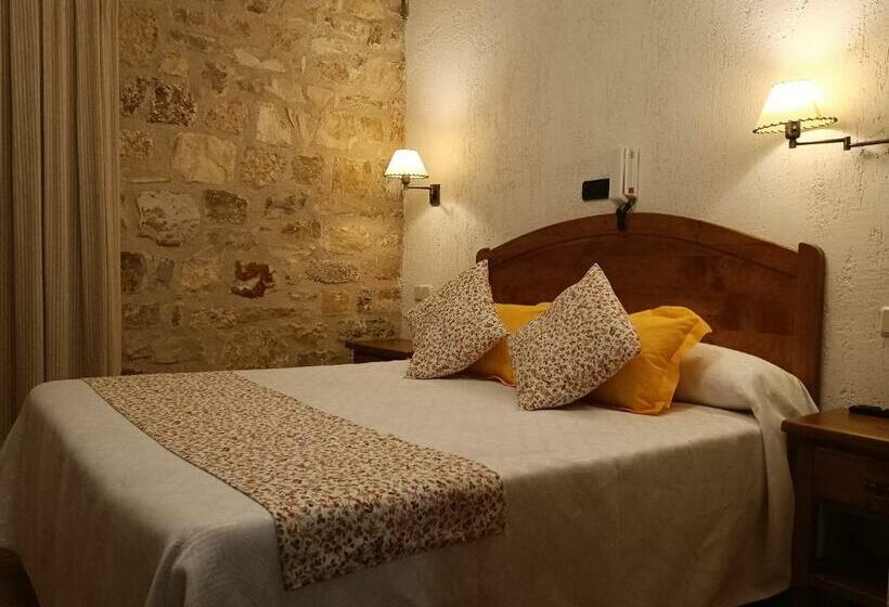 בית מלון כפרי Hostal Decerca Prádena