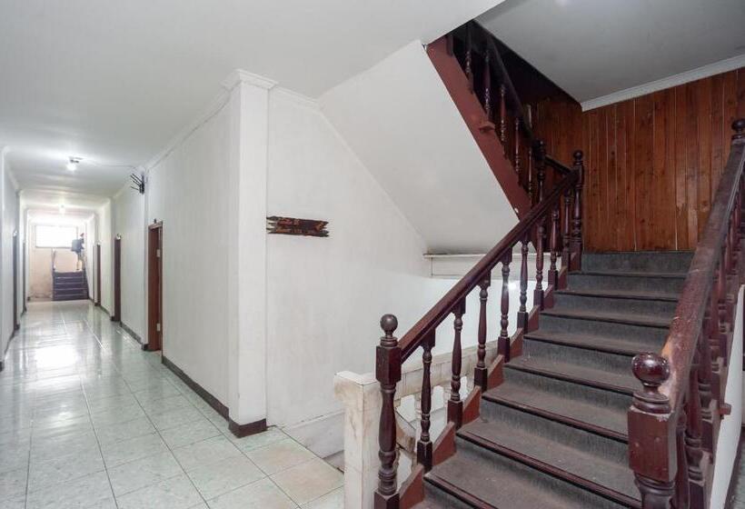 בית מלון כפרי Reddoorz @ Jalan Jendral Sudirman Jambi 2