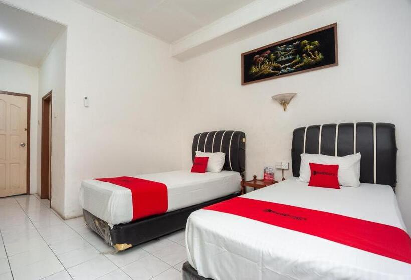 בית מלון כפרי Reddoorz @ Jalan Jendral Sudirman Jambi 2