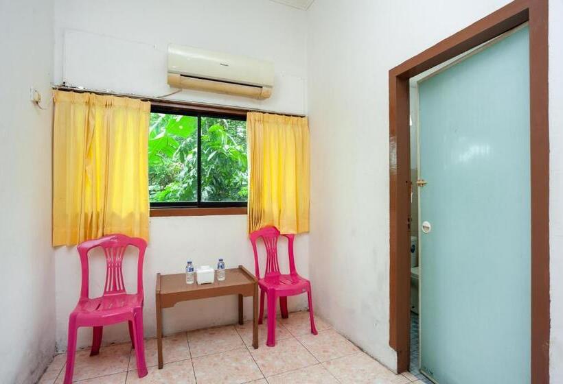 בית מלון כפרי Reddoorz @ Jalan Jendral Sudirman Jambi 2