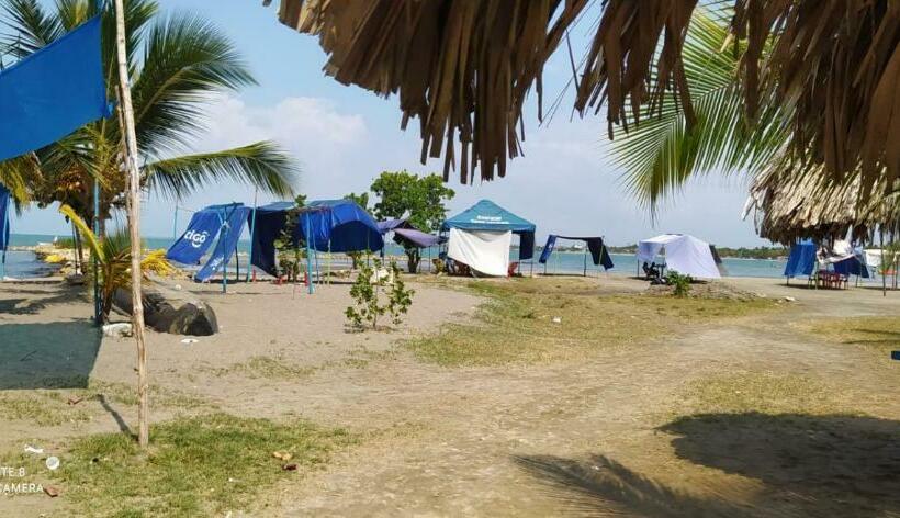 پانسیون Hostal Coveñas Inn