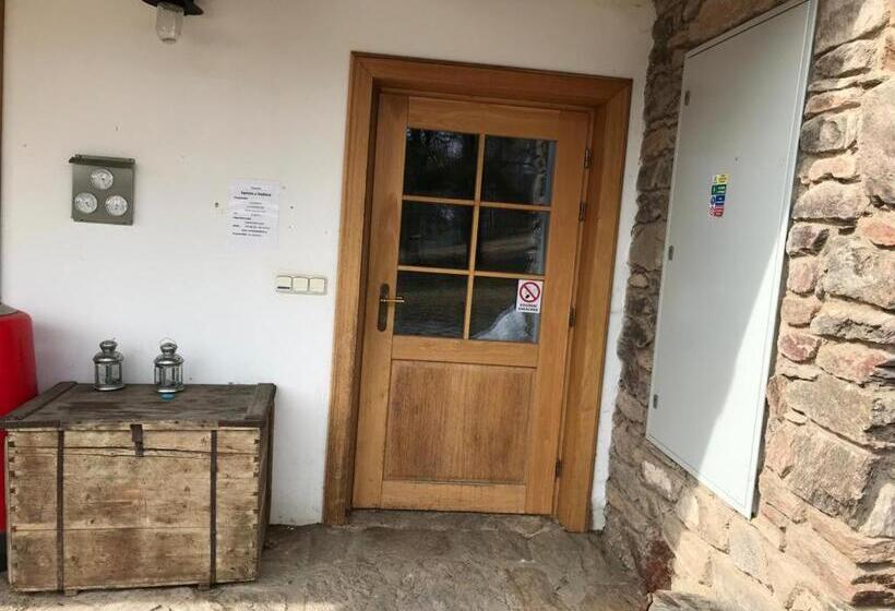 بنسيون Samota U Hadince