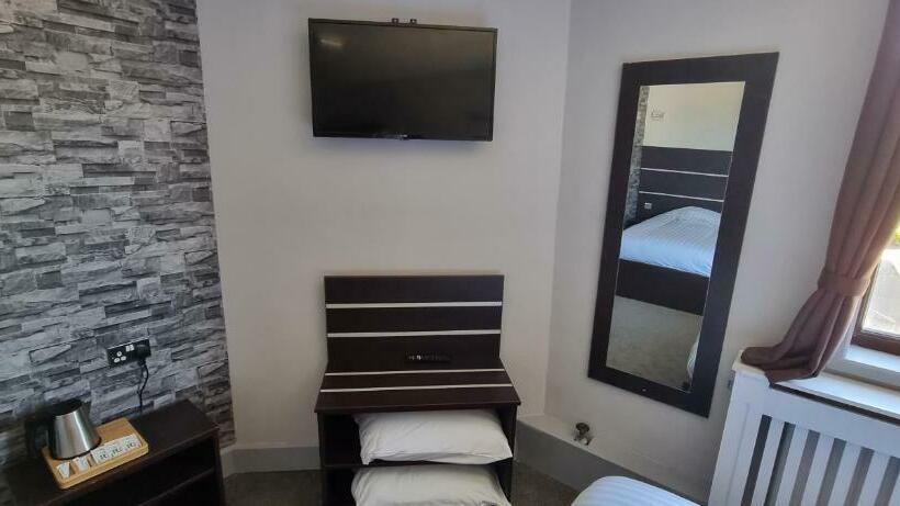 Отель Level Inn