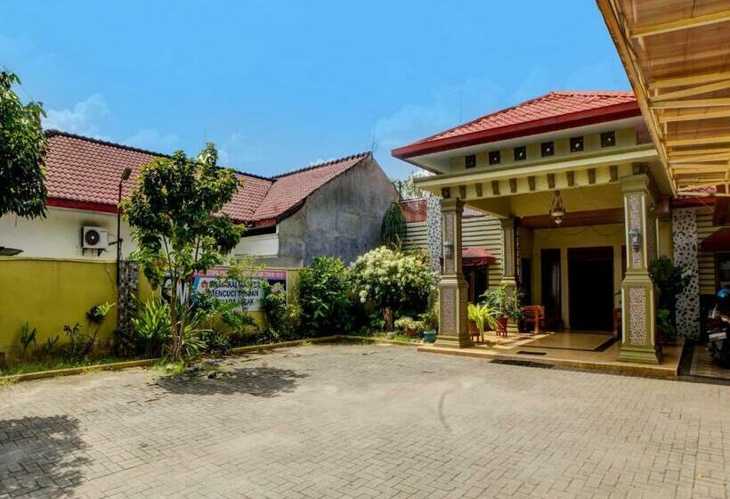 호텔 Reddoorz Near Rs Setiabudi Medan
