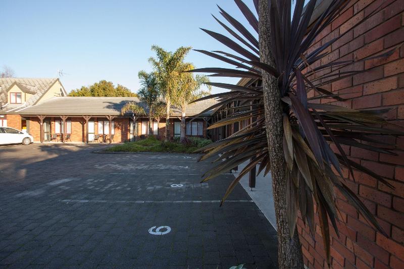 Alton Lodge Motel