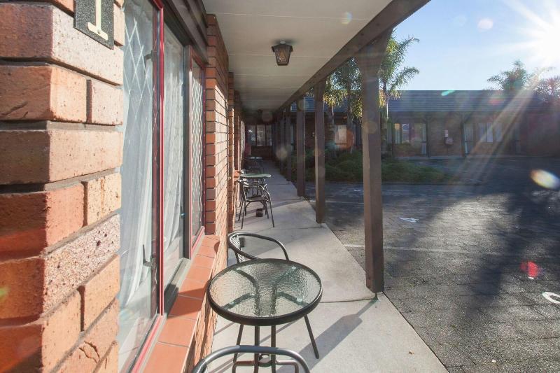 Alton Lodge Motel