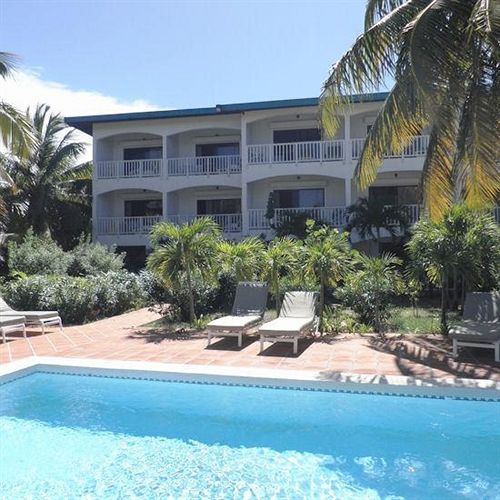 هتل Allamanda Beach Club