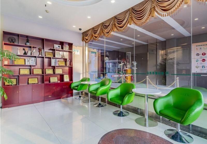 호텔 Greentree Inn Beijing Guangmingqiao Express Apartment
