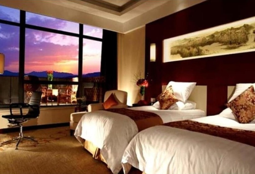 Отель New Century Fengming Resort Zaozhuang
