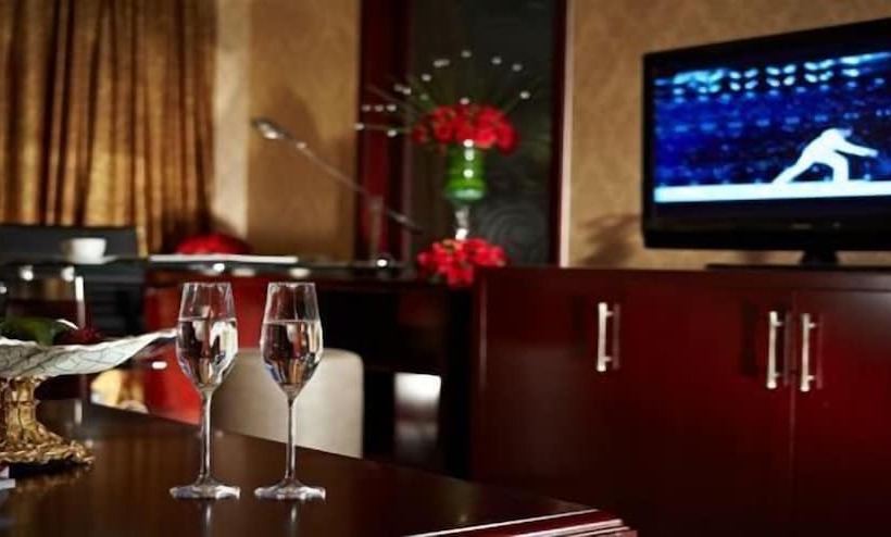 Отель New Century Fengming Resort Zaozhuang