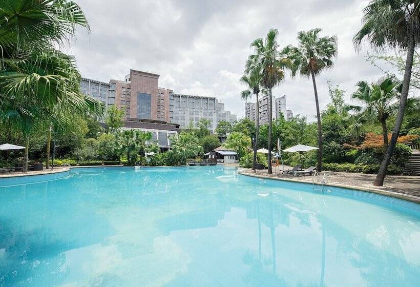 ホテル Ramada Plaza By Wyndham Chongqing West