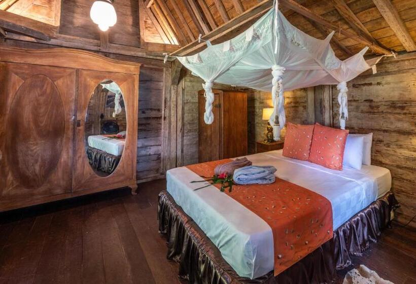 هتل Ratua Private Island Resort