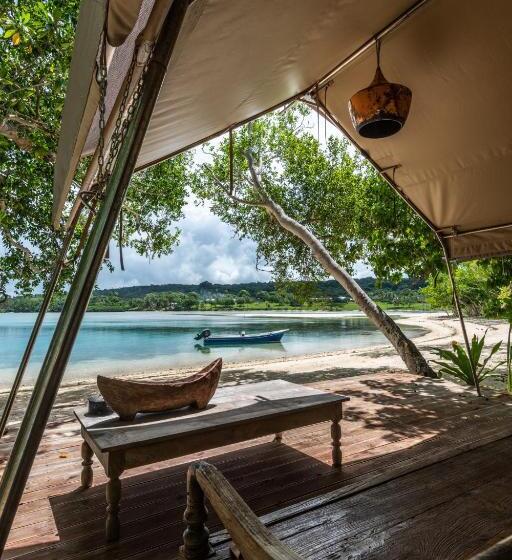 هتل Ratua Private Island Resort