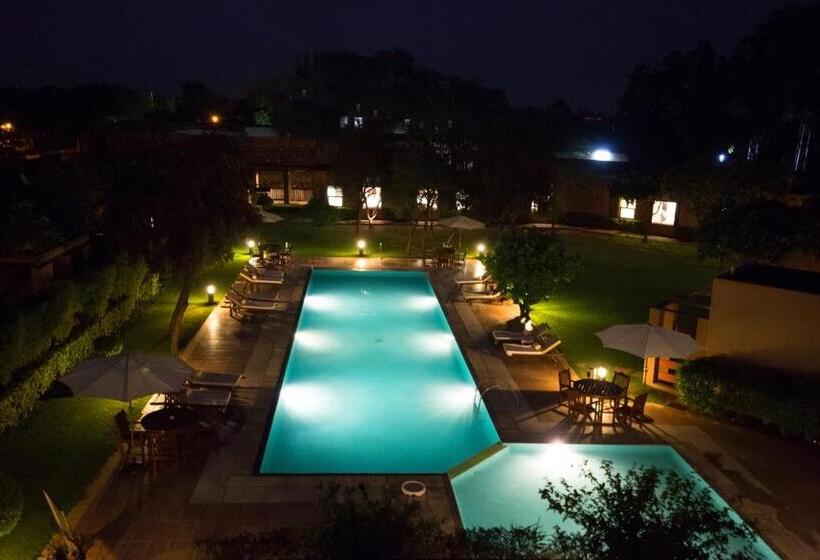 אתר נופש Lemon Tree Hotel, Tarudhan Valley, Manesar