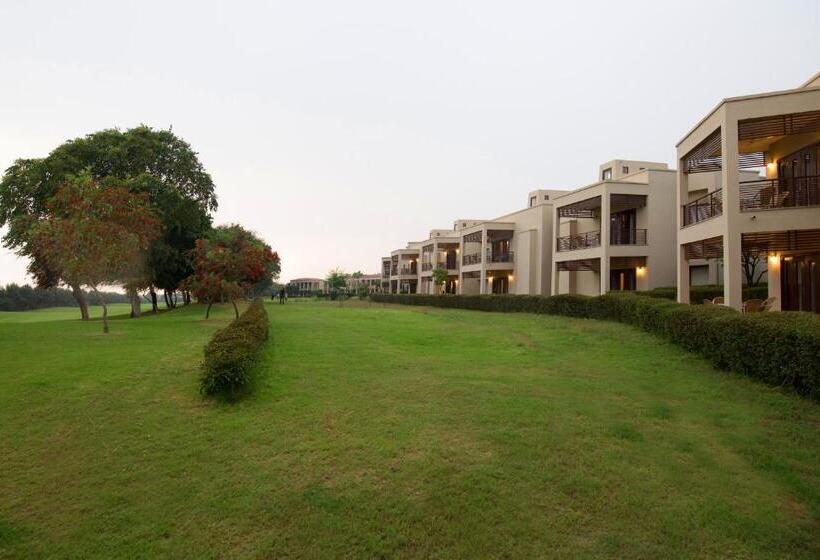 אתר נופש Lemon Tree Hotel, Tarudhan Valley, Manesar